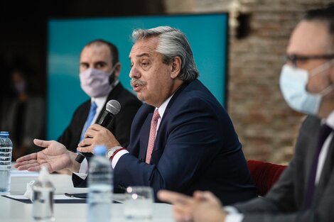 Fernández junto a Guzmán y Kulfas, en el anuncio del envío al Congreso de la ley. 