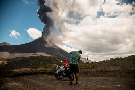 Explosiones del volcán San Cristóbal en Nicaragua cubrieron de cenizas a varias ciudades