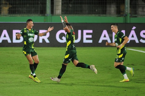 Copa de la Liga: Defensa y Justicia hundió más a Newell's Old Boys