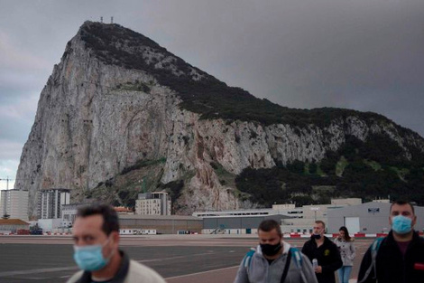 Gibraltar completa la vacunación de su población adulta contra el coronavirus  