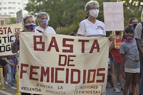 Exigen justicia por una mujer asesinada frente a su hija de 4 años