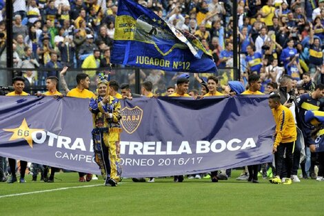 Laudonio, con ropa de gala, para celebrar un nuevo título de Boca.