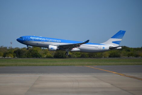 Aterrizó el avión de Aerolíneas con una nueva partida de Sputnik V