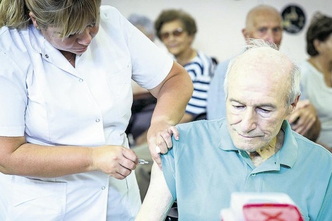 Vacunación en CABA: llegan las citaciones para mayores de 75 años