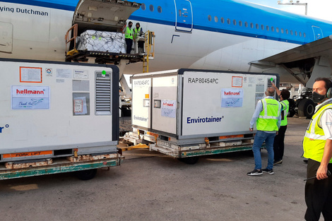 Un vuelo de Aerolíneas Argentinas a China para buscar más vacunas de Sinopharm