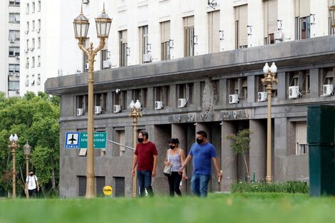 El ministerio de Economía trabaja para ordenar la herencia de deuda de Cambiemos.