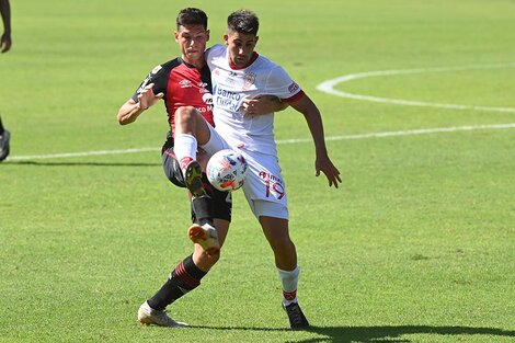 La idea de Burgos es que Newell's juegue en su campo y prescindir de la pelota.   (Fuente: Sebastián Granata)