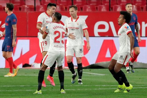 Sevilla venció al Atlético y La Liga se pone al rojo vivo 