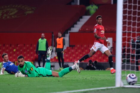 Manchester United superó a Brighton y está segundo