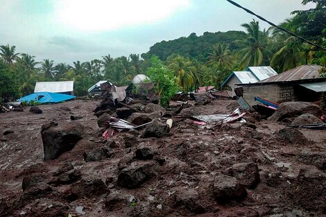 Casi 100 muertos y decenas de desaparecidos por inundaciones en Indonesia y Timor Oriental