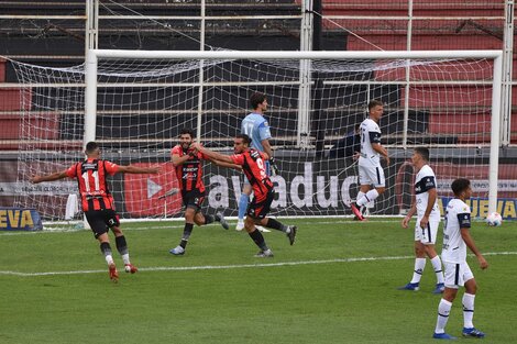 Patronato superó a Gimnasia con una goleada