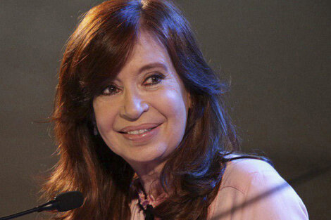 A cinco años de su primera indagatoria ante Claudio Bonadio, Cristina Fernández de Kirchner compartió un video de La Cámpora sobre esa jornada que lleva la leyenda: “El partido judicial y mediático la persigue. El pueblo la cuida”. 