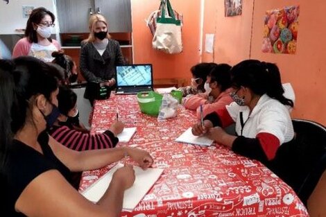 Un taller sobre mujeres notables en la historia, pero sin salteñas ni latinoamericanas 