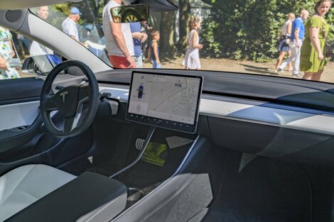 Qué se sabe del accidente del auto Tesla sin conductor