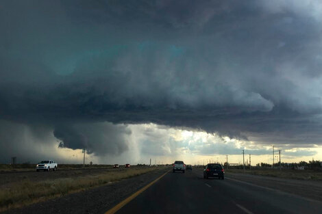 Alerta rojo por tormentas en Neuquén y Río Negro