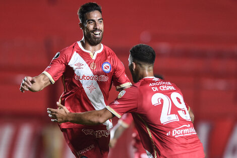 Copa Libertadores: Argentinos Juniors ganó bien en La Paternal