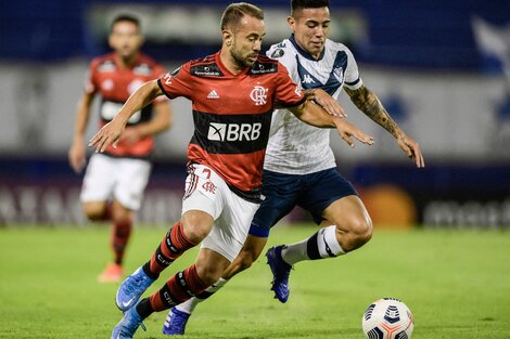 Vélez no pudo con Flamengo y perdió en el debut de la Copa Libertadores