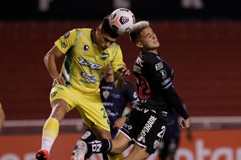 La pelota estuvo mucho en el aire.