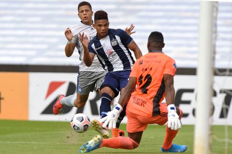 Una ráfaga de goles le arruinó el debut a Talleres en la Sudamericana