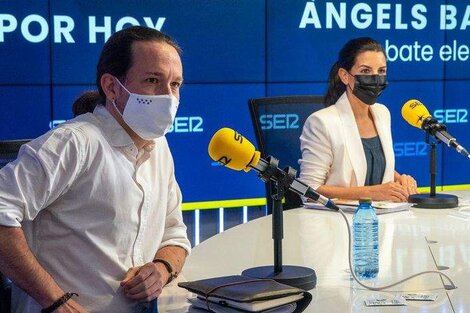 Iglesias y Monasterio, minutos antes de que la candidata de VOX echara a perder el debate. 