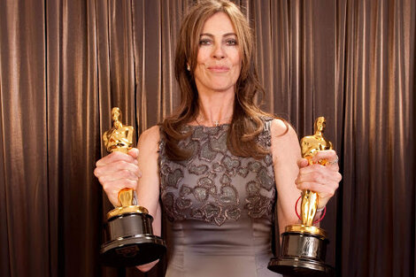 Kathryn Bigelow con los premios Oscar 2008 a la mejor película y dirección, por "Vivir al límite". 