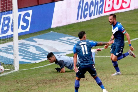 Vélez derrotó a Lanús y clasificó a los cuartos de final