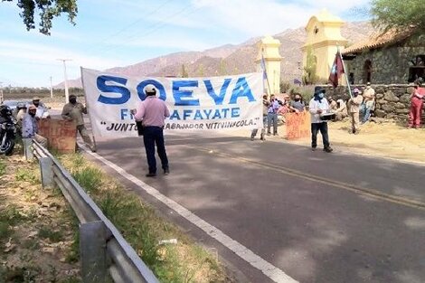 Empleados de la bodega Lavaque en pie de guerra