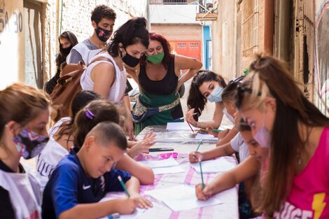 Un relevamiento expone la falta de conectividad de los estudiantes de barrios populares