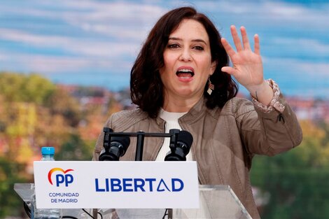 En España interceptan una carta con dos proyectiles dirigida a la presidenta de la Comunidad de Madrid