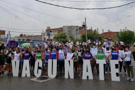 Movimientos sociales promueven la vacunación en barrios del AMBA