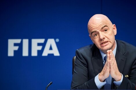 Infantino no es partidario de sancionar a los clubes de la Superliga