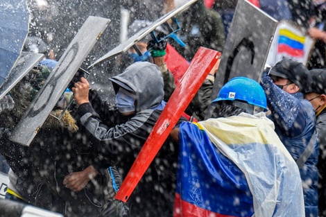 Las protestas continuaban ayer en Colombia contra el gobierno de Iván Duque.  