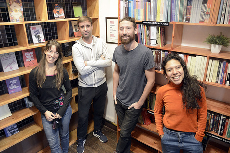 El equipo de la Facultad Libre interviene en la palabra pública. (Fuente: Sebastián Joel Vargas)