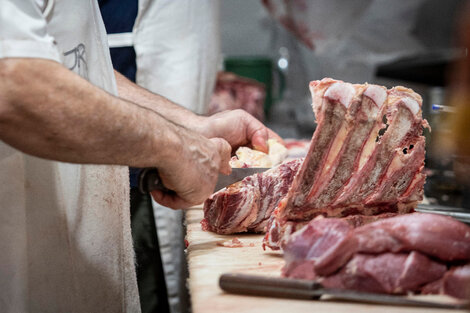 Carne, frutas y verduras a precios populares.