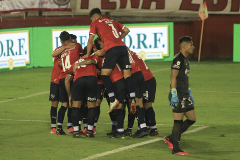 Celebración en montañita del Rojo para sufrimiento del pibe Meza