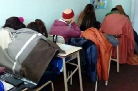 Por el frío exceptúan a los alumnos de concurrir a las aulas