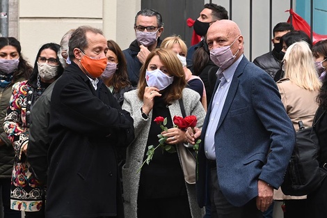 El ex gobernador fue despedido en las puertas de la Biblioteca Argentina.