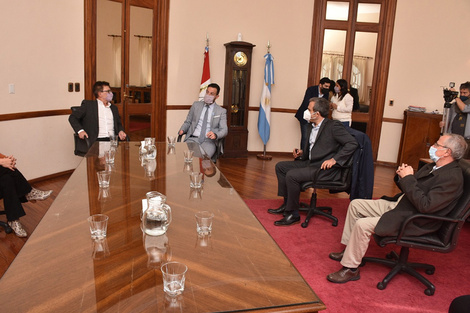 Martínez se mostró conforme con la reunión con Sukerman.