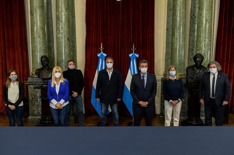 Presentación del proyecto de reducción de tarifas en el Congreso. 