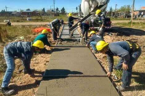 La urbanización de los barrios populares dispondrá este año de 50 mil millones de pesos para financiar sus obras con el aporte extraordinario a las grandes fortunas. La cifra es el triple de lo que el programa preveía tener para el 2021.