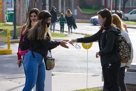 Cinco municipios bonaerenes pasan a Fase 2 por el aumento de casos