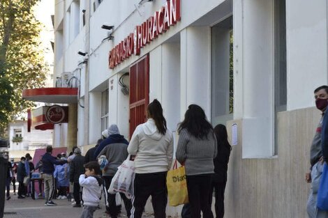 Huracán realizó un locro solidario con los vecinos