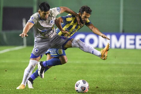 San Lorenzo se floreó en Chile y le dio una mano a Rosario Central