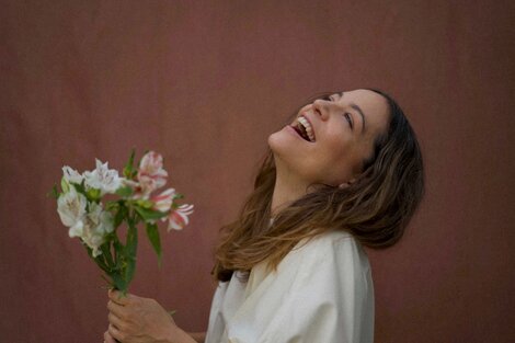 "Cuando me acerco a esta música, me hace sentir feliz, coherente", afirma Lafourcade.