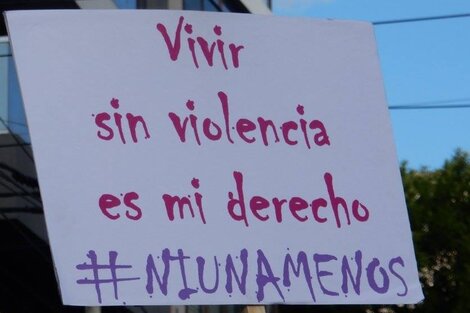 Víctima de violencia de género tuvo que escapar y vive en condiciones precarias