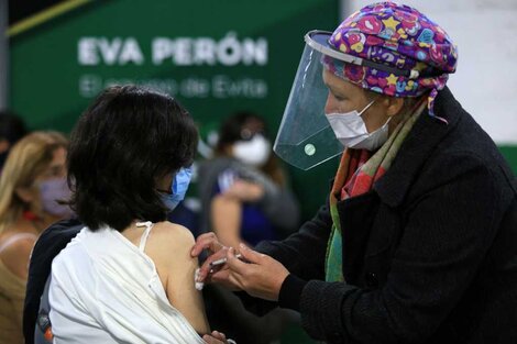 Hasta la mañana de este sábado fueron distribuidas 17.495.490 vacunas, de las cuales 13.730.521 ya fueron aplicadas. 