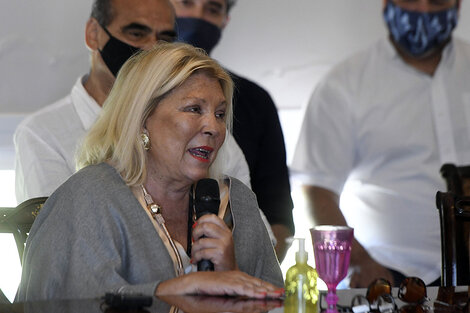 Carrió denunció a dirigentes del PJ con datos cuyo origen no quiso develar. 