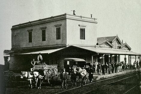 "Estación Chascomús", 1875, de Christiano Junior. Abajo: "Lavanderas", 1877, de Christiano Junior.