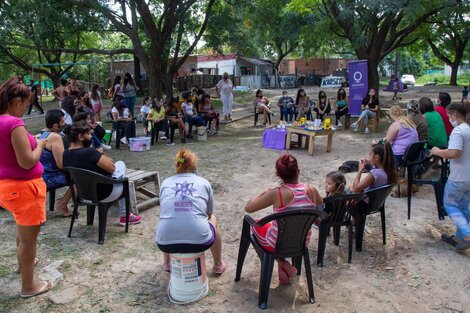 El encuentro fue en Quilmes y problematizó la cuestión del ausentismo y la dificultad para acceder a los productos de higiene. 