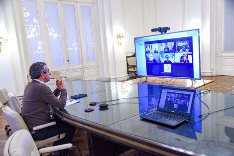 Por teleconferencia, Javkin compartió el diagnóstico en rojo del transporte de colectivos. 